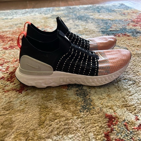 Nike React Phantom Run Flyknit 2 - Picture 1 of 5